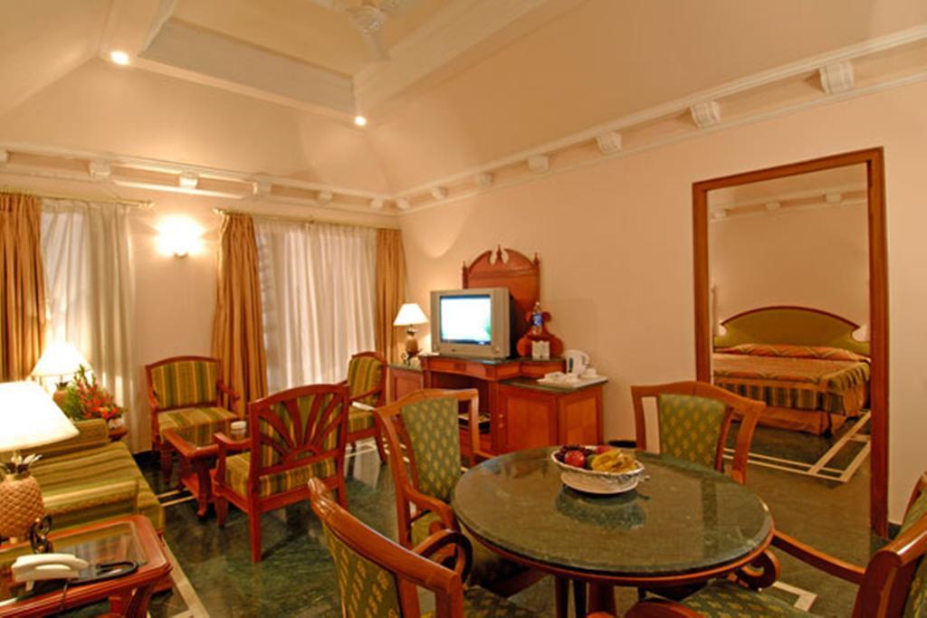 Tea County Hotel Munnar Room photo